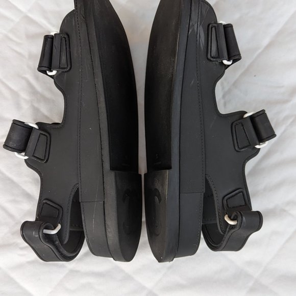 CHANEL - CC Interlocking CC Dad Sandal - Rubber - Black - EU 35 / US 5 - Picture 2 of 13